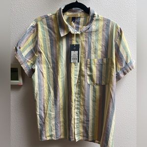 Target Universal Thread Women's Short Sleeve Button-Down Shirt - Striped Medium